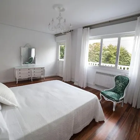 Villa Amplia Casa Con Jardin, Terraza Y Parking Privado Boo De Pielagos