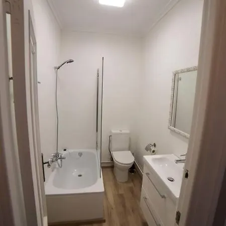 Amplia Casa Con Jardin, Terraza Y Parking Privado Boo De Pielagos