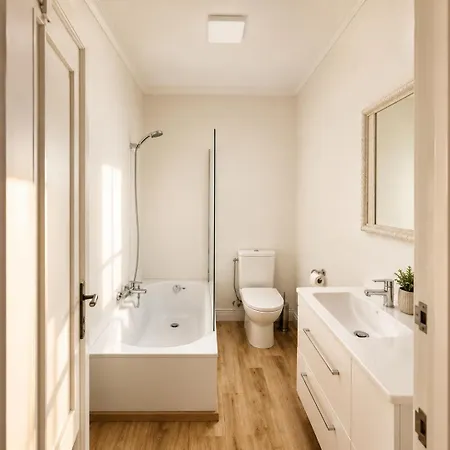 Amplia Casa Con Jardín, Terraza Y Parking Privado Villa *