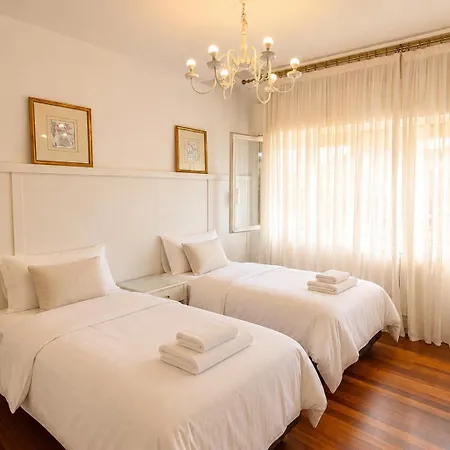 Amplia Casa Con Jardín, Terraza Y Parking Privado * Boó de Piélagos
